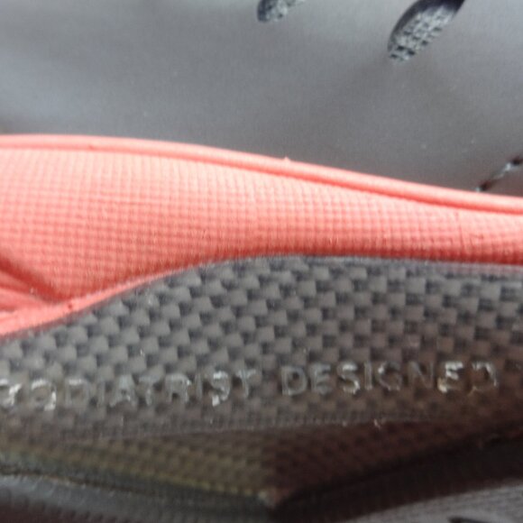 Vionic Venture women's size 10 sneakers Dark Grey mesh with orange laces & trim - Picture 12 of 13